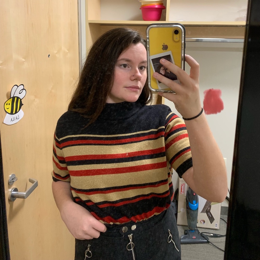 Short sleeve turtleneck sweater